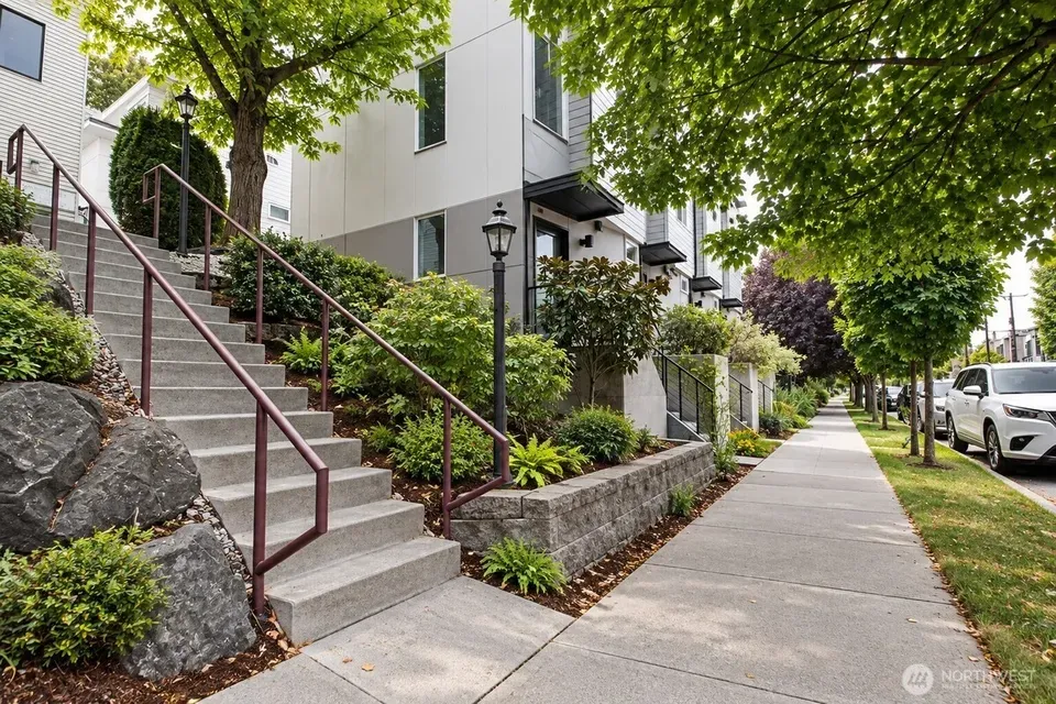 2 Bed 1 Bath Contemporary Multi-Level Townhome in Seattle, WA - 2