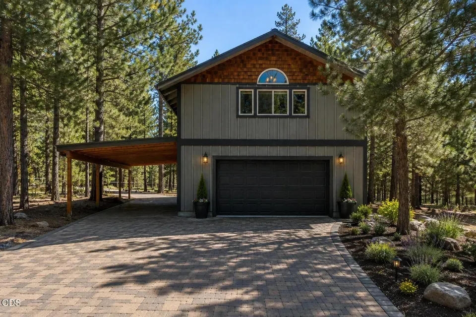 2 Bed 1 Bath Established Contemporary Home in Bend, OR - 2