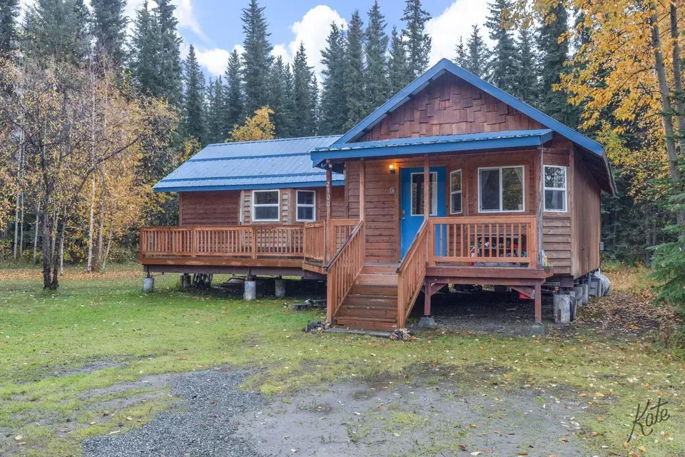 2 Bed 1 Bath Established Contemporary Home in Fairbanks, AK