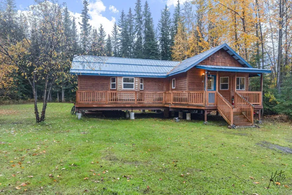 2 Bed 1 Bath Established Contemporary Home in Fairbanks, AK - 2