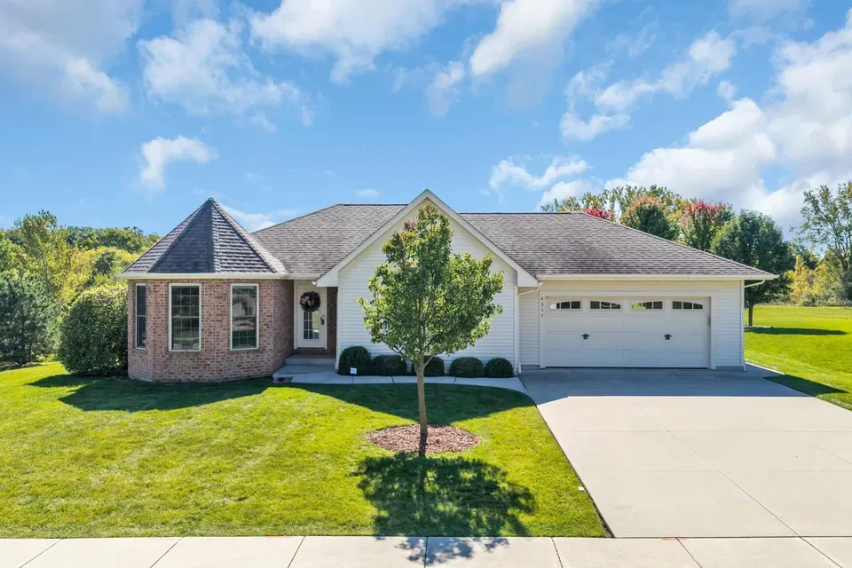 2 Bed 1 Bath Established Contemporary Home in Kenosha, WI - 2