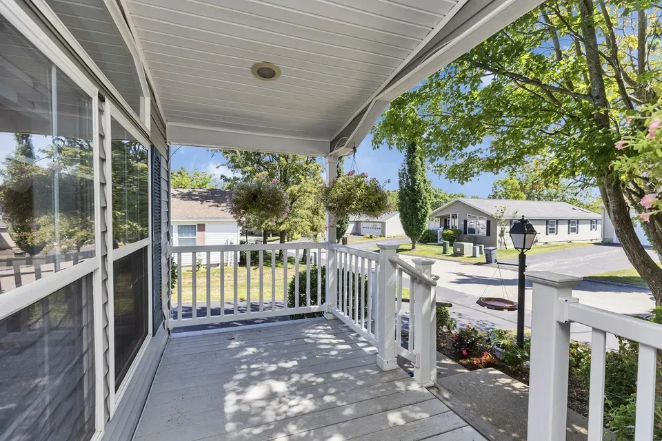 2 Bed 1 Bath Established Contemporary Home in Manchester, NH - 4