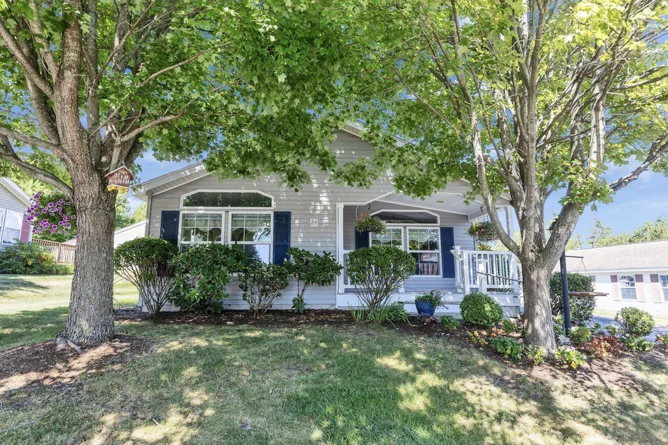 2 Bed 1 Bath Established Contemporary Home in Manchester, NH - 5