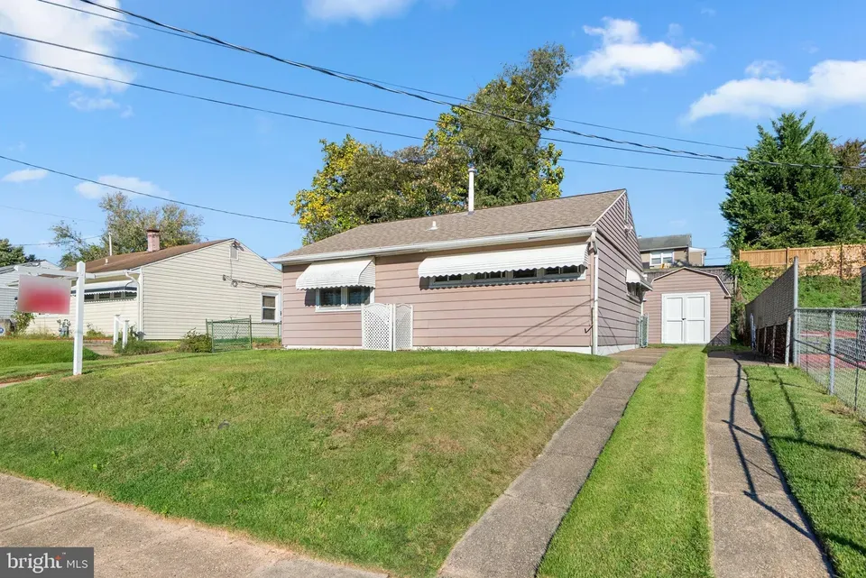 2 Bed 1 Bath Established Mid-Century Residence in Baltimore, MD - 2