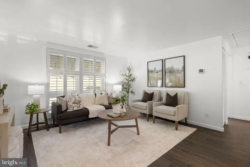 2 Bed 1 Bath Established Mid-Century Residence in Baltimore, MD - 3