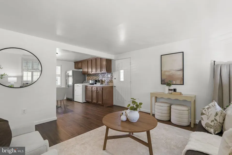 2 Bed 1 Bath Established Mid-Century Residence in Baltimore, MD - 5