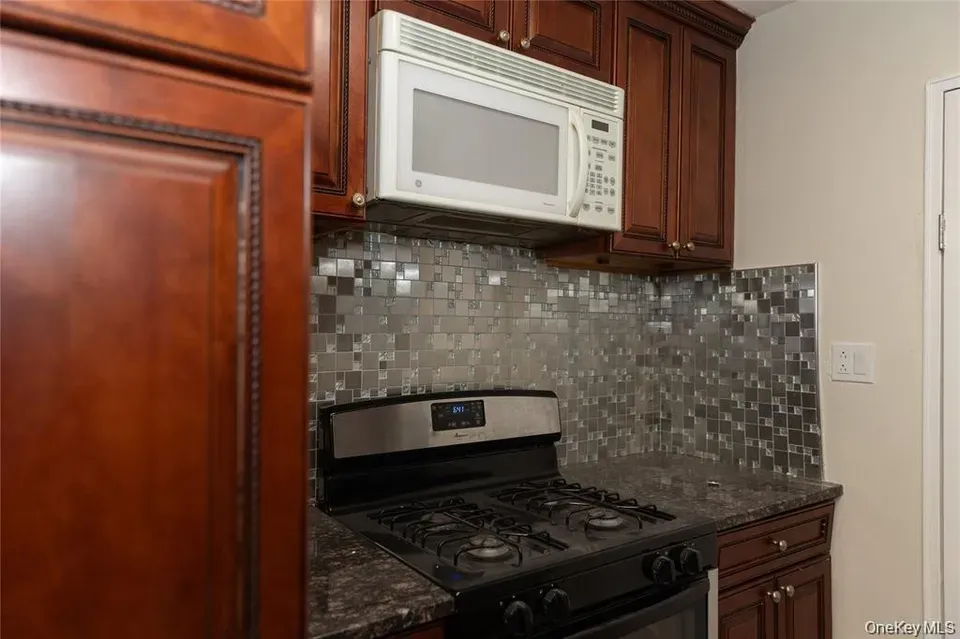 2 Bed 1 Bath Established Mid-Century Residence in Brooklyn, NY - 5