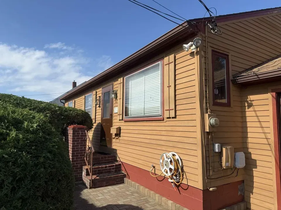 2 Bed 1 Bath Established Mid-Century Residence in Burlington, VT - 1