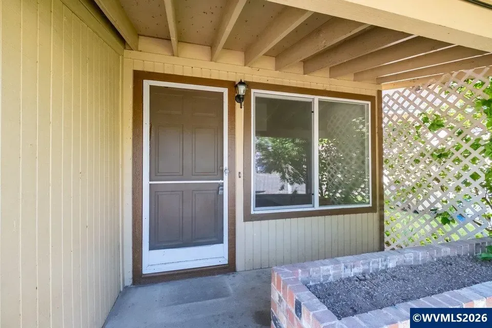 2 Bed 1 Bath Established Mid-Century Residence in Corvallis, OR - 3