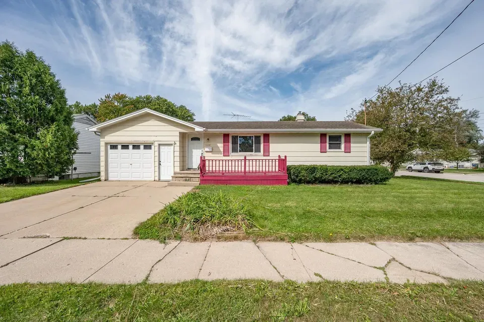 2 Bed 1 Bath Established Mid-Century Residence in Green Bay, WI - 1