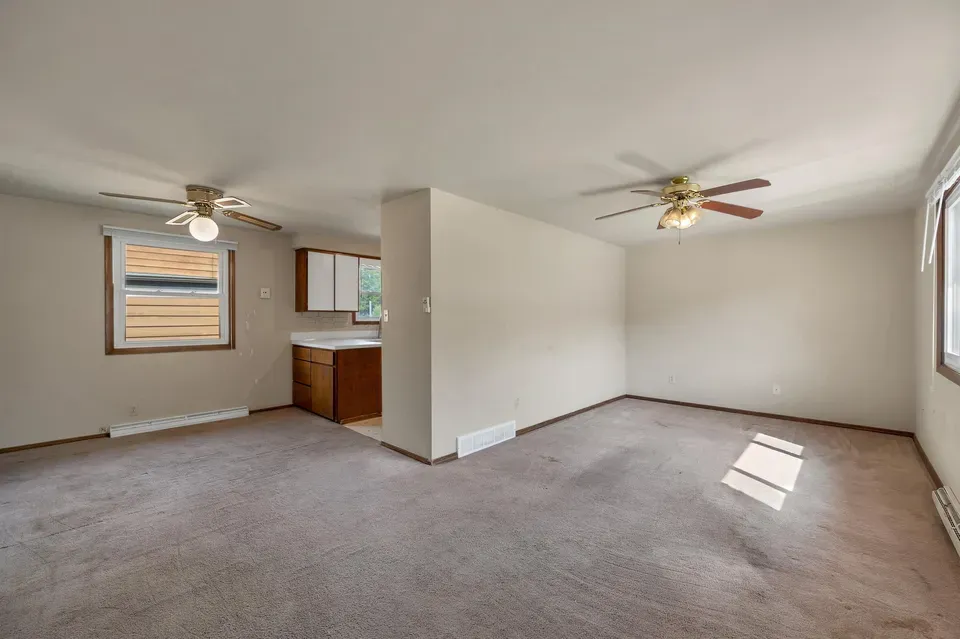 2 Bed 1 Bath Established Mid-Century Residence in Green Bay, WI - 3