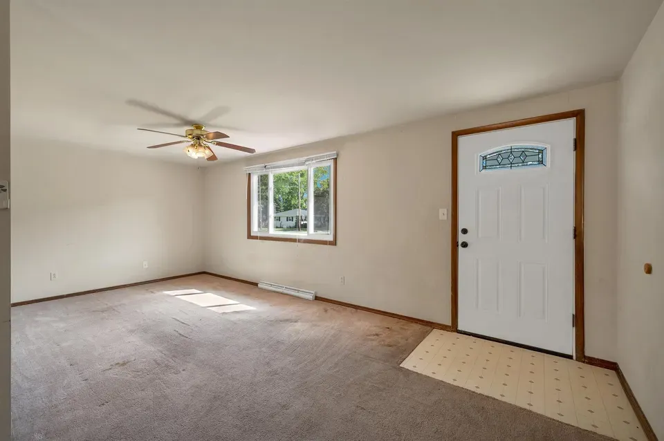 2 Bed 1 Bath Established Mid-Century Residence in Green Bay, WI - 4