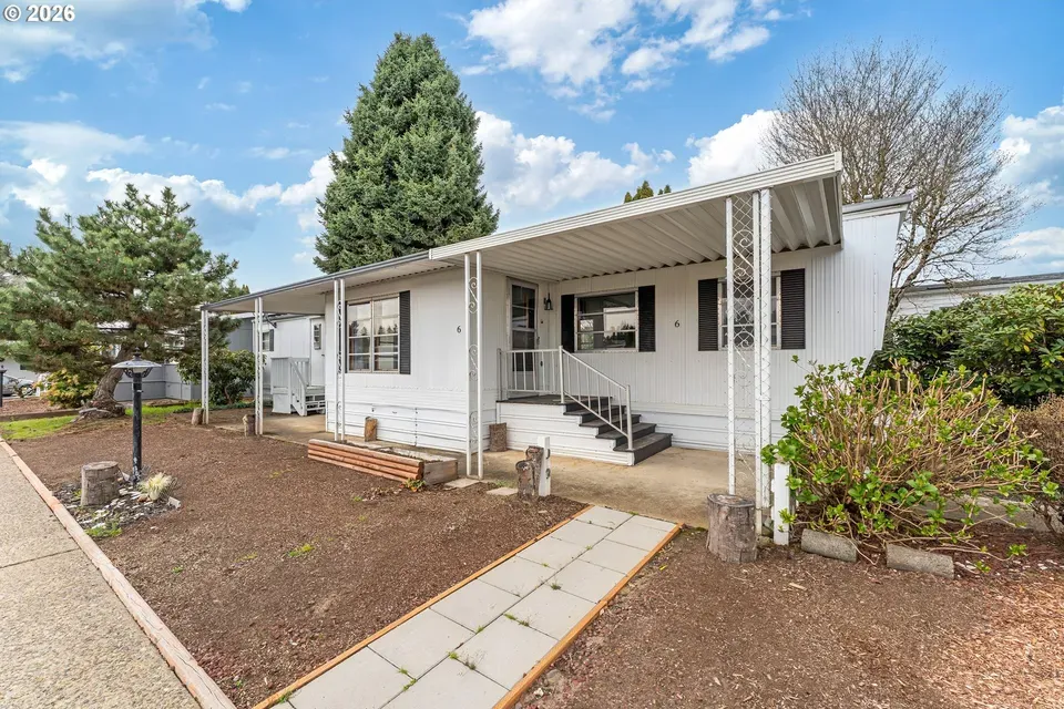 2 Bed 1 Bath Established Mid-Century Residence in Hillsboro, OR - 3
