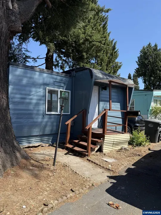 2 Bed 1 Bath Established Mid-Century Residence in Hillsboro, OR