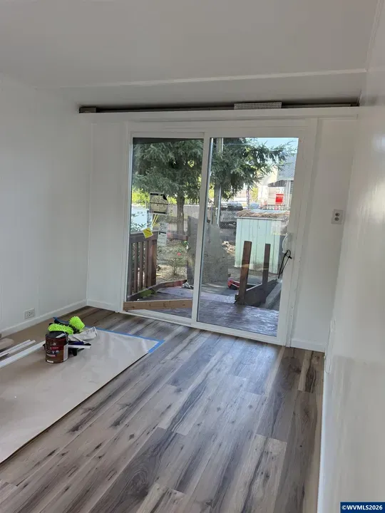 2 Bed 1 Bath Established Mid-Century Residence in Hillsboro, OR - 4