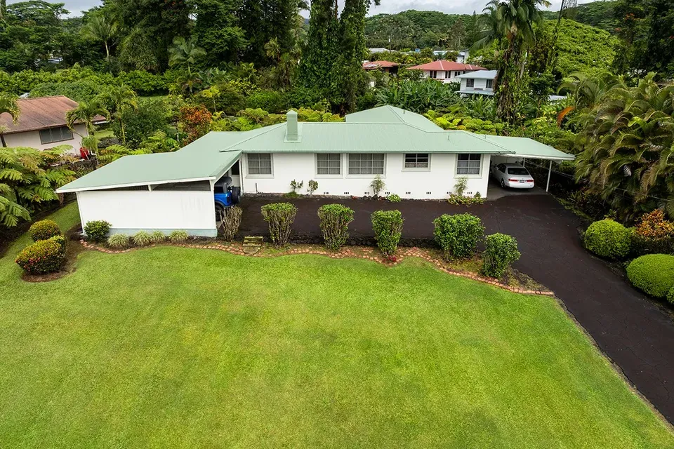 2 Bed 1 Bath Established Mid-Century Residence in Hilo, HI