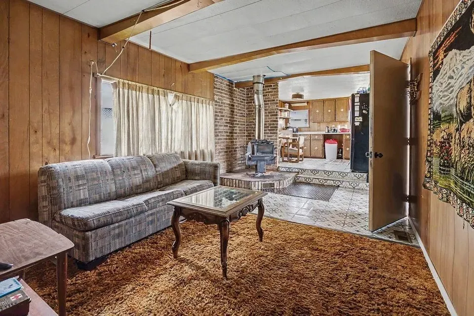 2 Bed 1 Bath Established Mid-Century Residence in Juneau, AK - 3