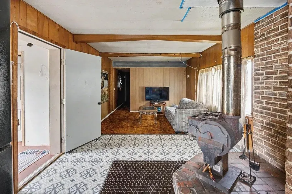 2 Bed 1 Bath Established Mid-Century Residence in Juneau, AK - 5
