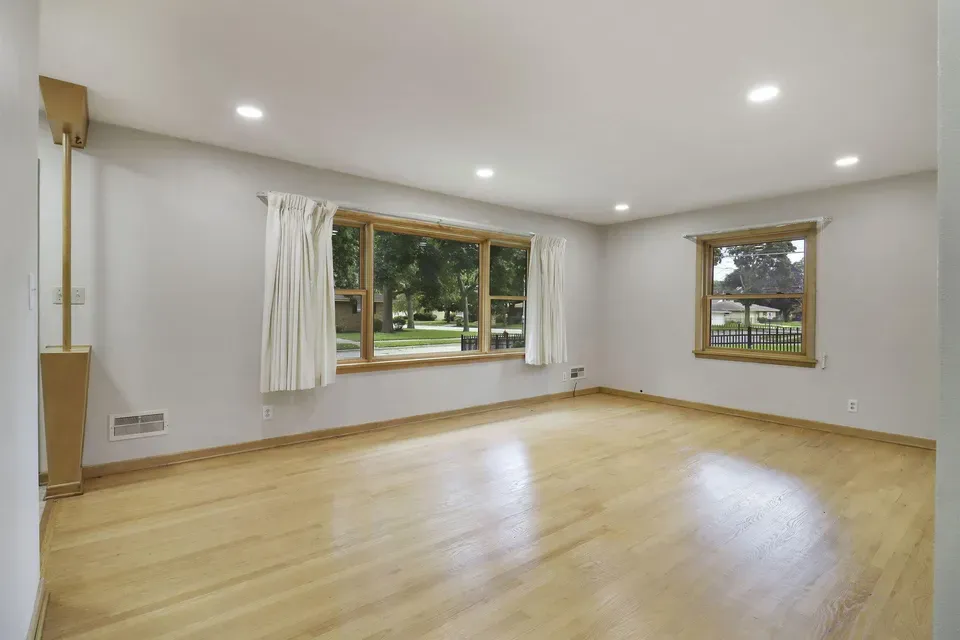 2 Bed 1 Bath Established Mid-Century Residence in Kenosha, WI - 2