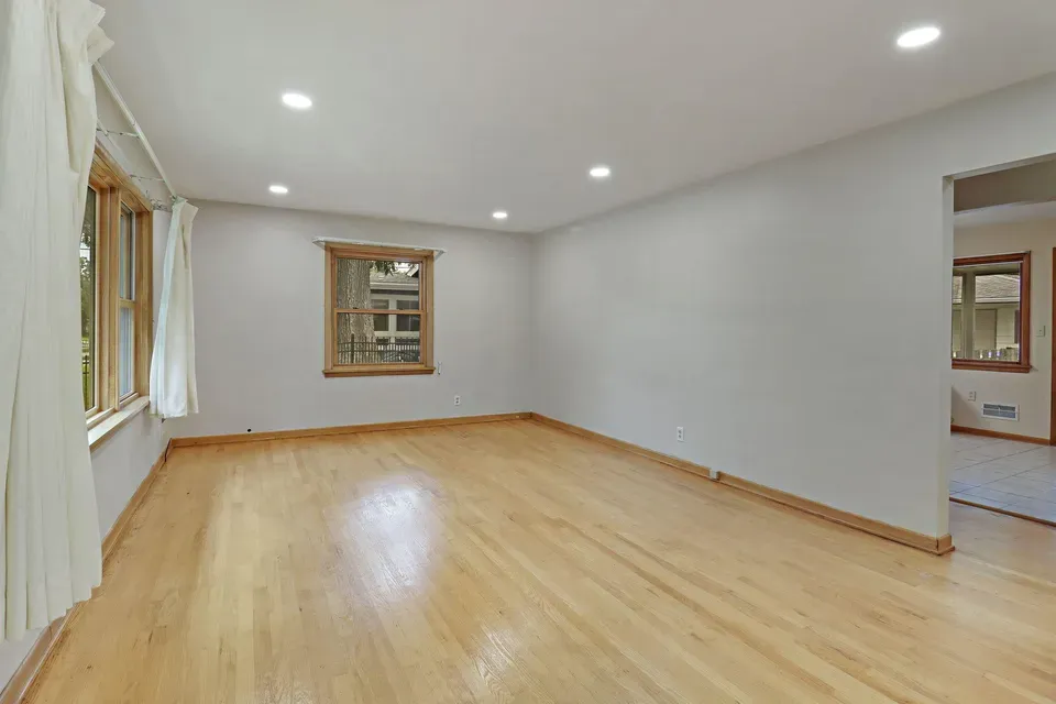 2 Bed 1 Bath Established Mid-Century Residence in Kenosha, WI - 3