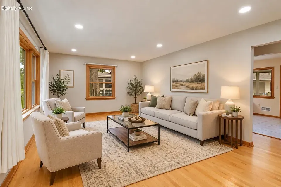 2 Bed 1 Bath Established Mid-Century Residence in Kenosha, WI - 4
