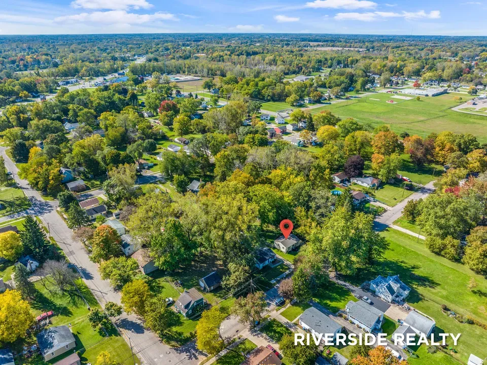 2 Bed 1 Bath Established Mid-Century Residence in Lansing, MI - 3