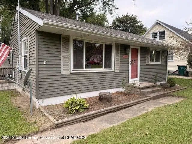 2 Bed 1 Bath Established Mid-Century Residence in Lansing, MI - 3