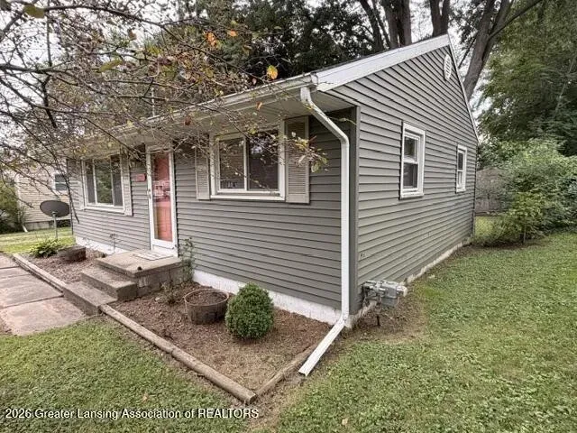 2 Bed 1 Bath Established Mid-Century Residence in Lansing, MI - 4