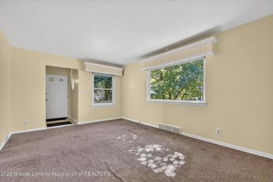 2 Bed 1 Bath Established Mid-Century Residence in Lansing, MI - 5