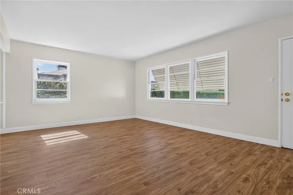 2 Bed 1 Bath Established Mid-Century Residence in Los Angeles, CA - 3