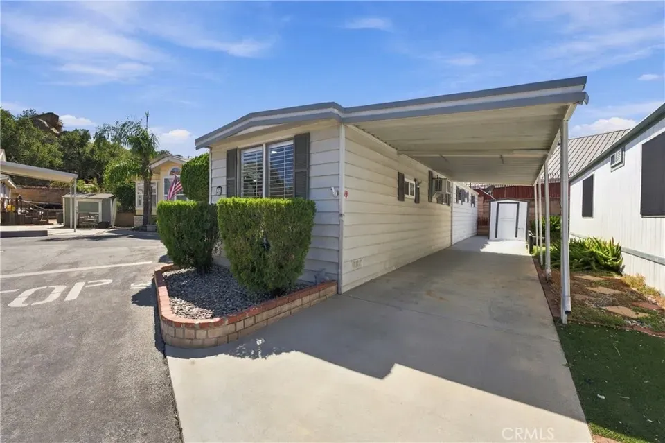 2 Bed 1 Bath Established Mid-Century Residence in Los Angeles, CA - 2