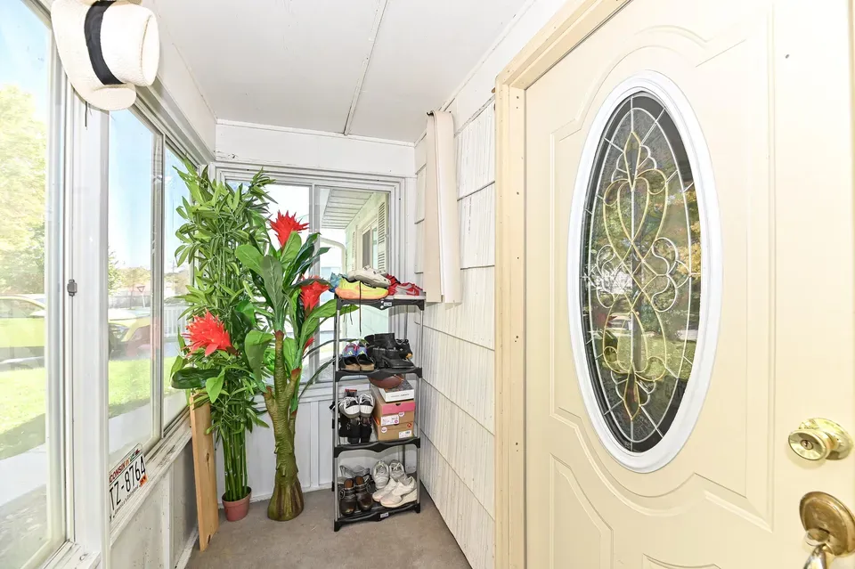 2 Bed 1 Bath Established Mid-Century Residence in Milwaukee, WI - 5
