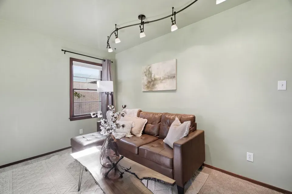 2 Bed 1 Bath Established Mid-Century Residence in Milwaukee, WI - 4