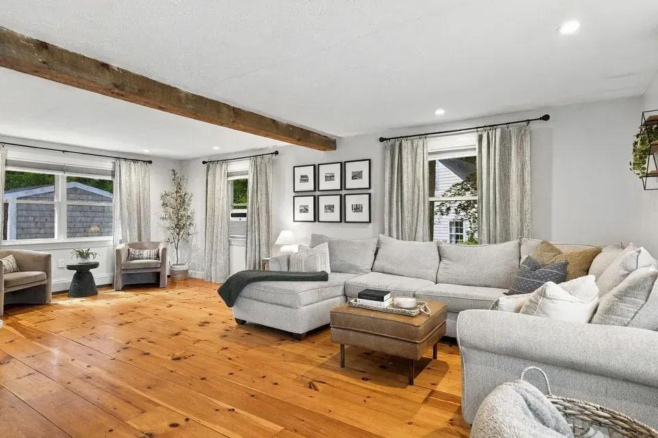 2 Bed 1 Bath Established Mid-Century Residence in Nashua, NH - 2