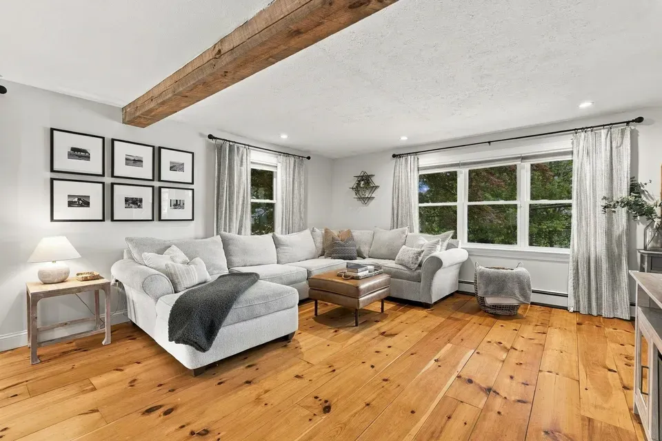 2 Bed 1 Bath Established Mid-Century Residence in Nashua, NH - 3