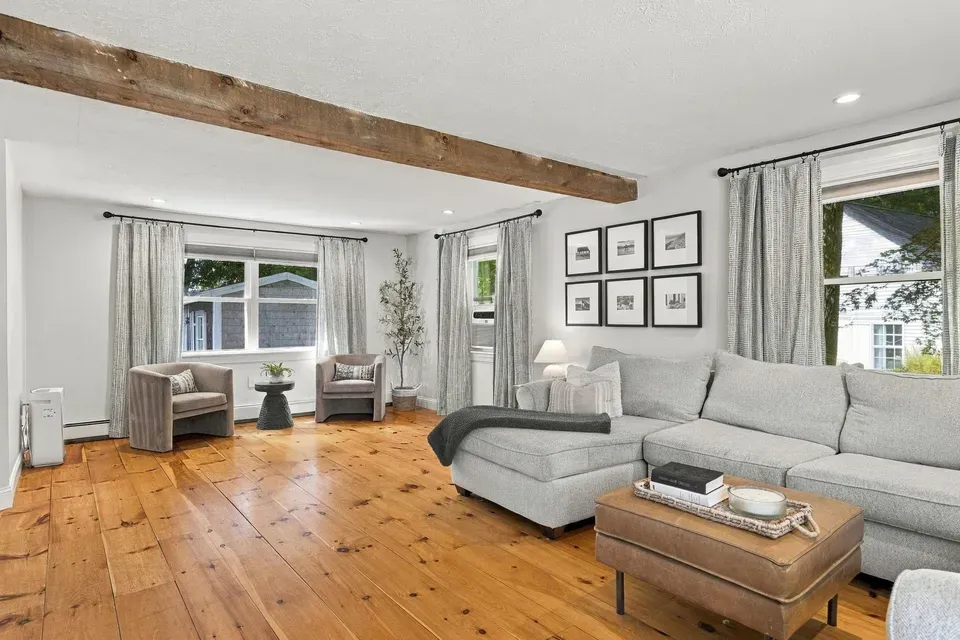2 Bed 1 Bath Established Mid-Century Residence in Nashua, NH - 4