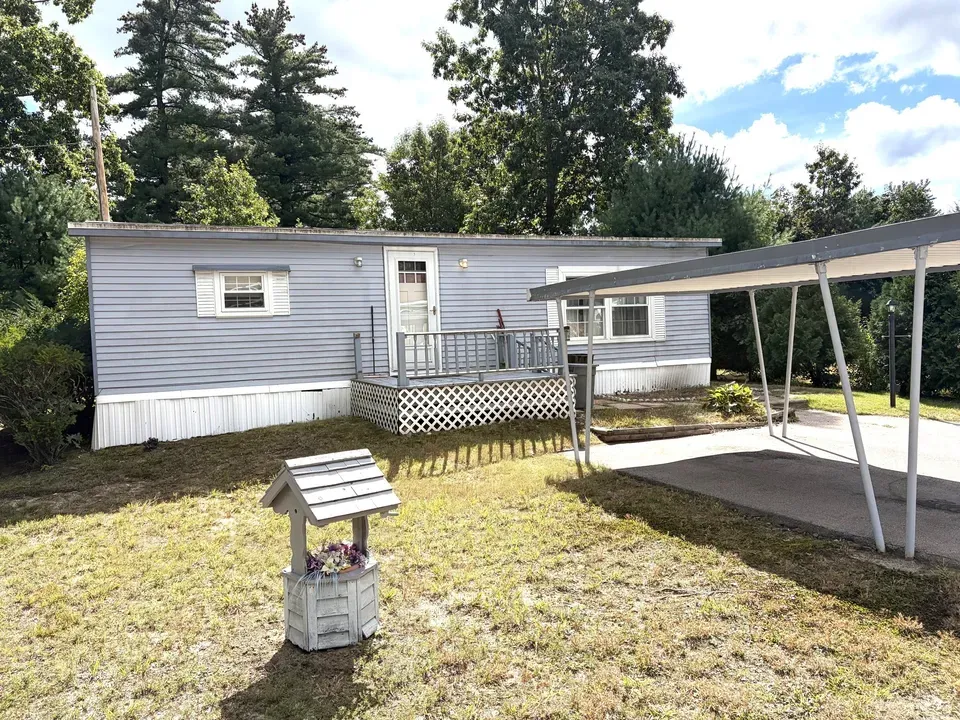 2 Bed 1 Bath Established Mid-Century Residence in Nashua, NH - 1