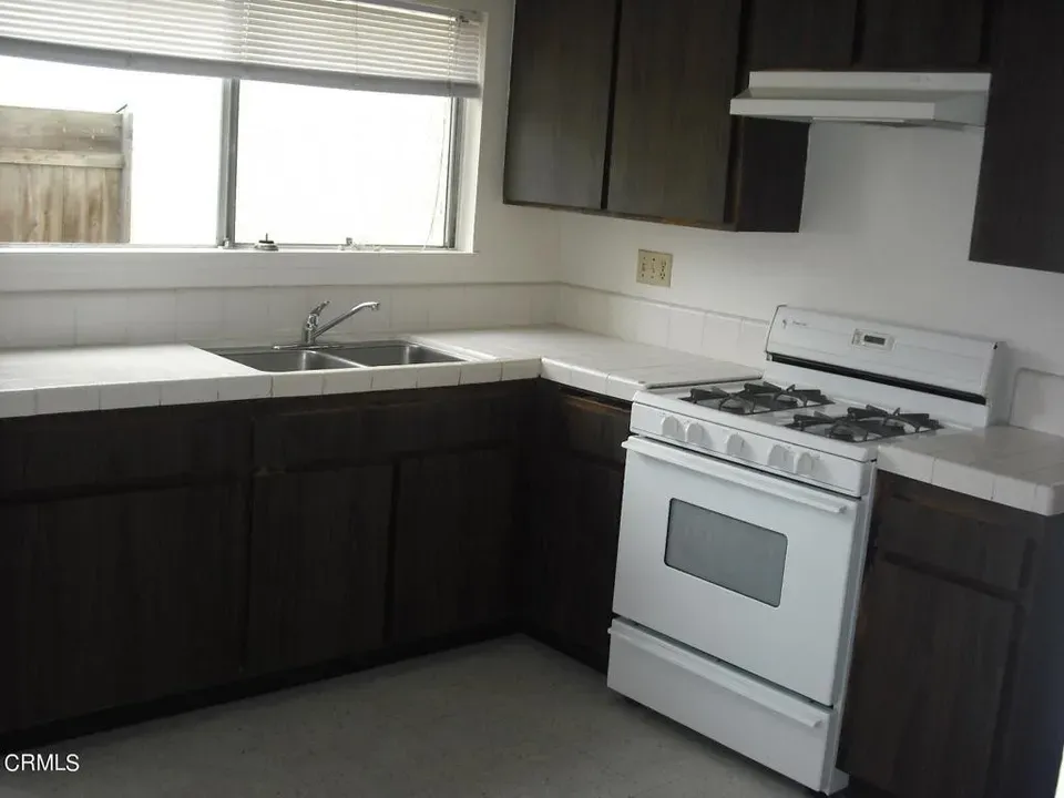 2 Bed 1 Bath Established Mid-Century Residence in Oxnard, CA - 4