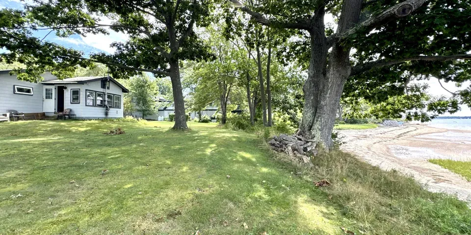 2 Bed 1 Bath Established Mid-Century Residence in Portland, ME - 4