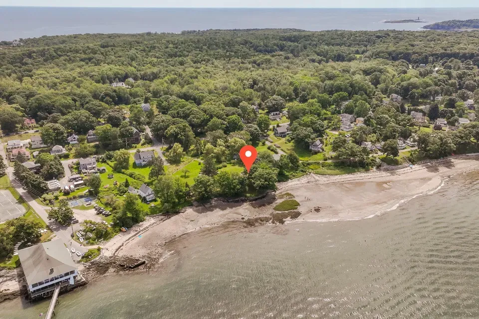 2 Bed 1 Bath Established Mid-Century Residence in Portland, ME - 5