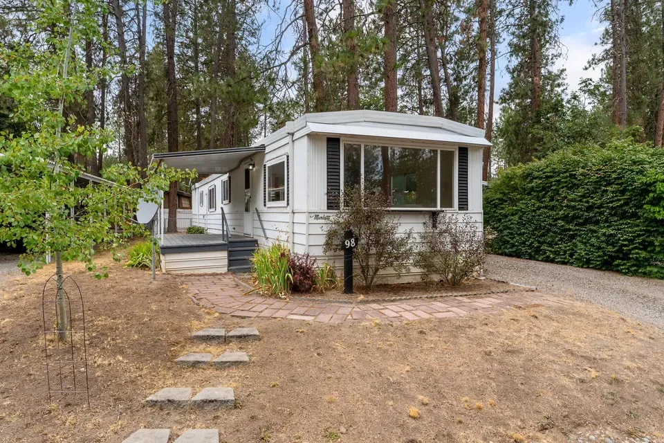2 Bed 1 Bath Established Mid-Century Residence in Spokane, WA