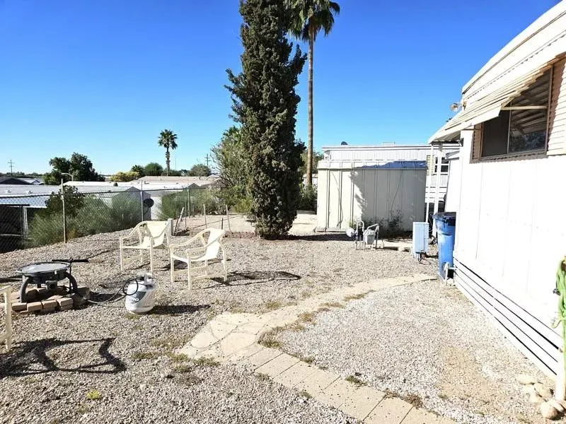 2 Bed 1 Bath Established Mid-Century Residence in Tucson, AZ - 4