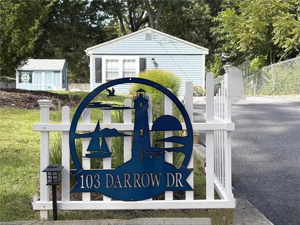 2 Bed 1 Bath Established Mid-Century Residence in Warwick, RI - 3