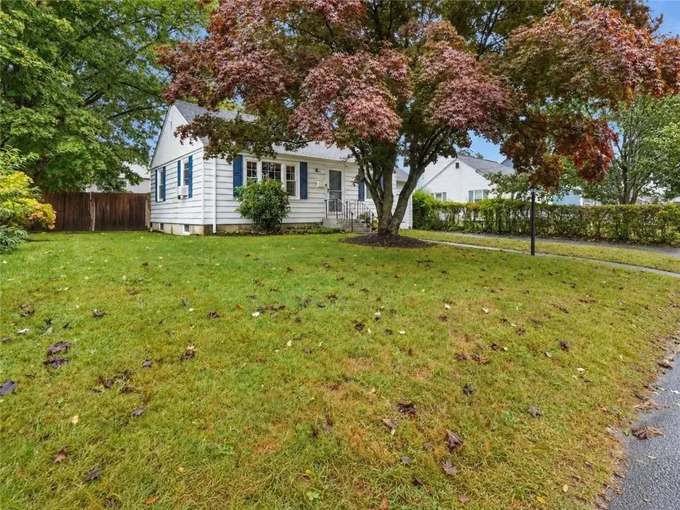 2 Bed 1 Bath Established Mid-Century Residence in Warwick, RI - 3