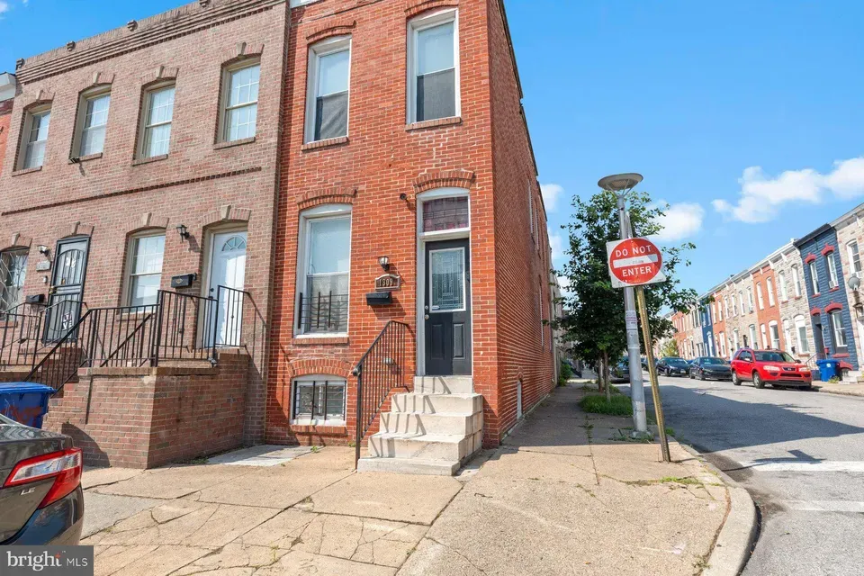 2 Bed 1 Bath Established Multi-Level Townhouse in Baltimore, MD - 2