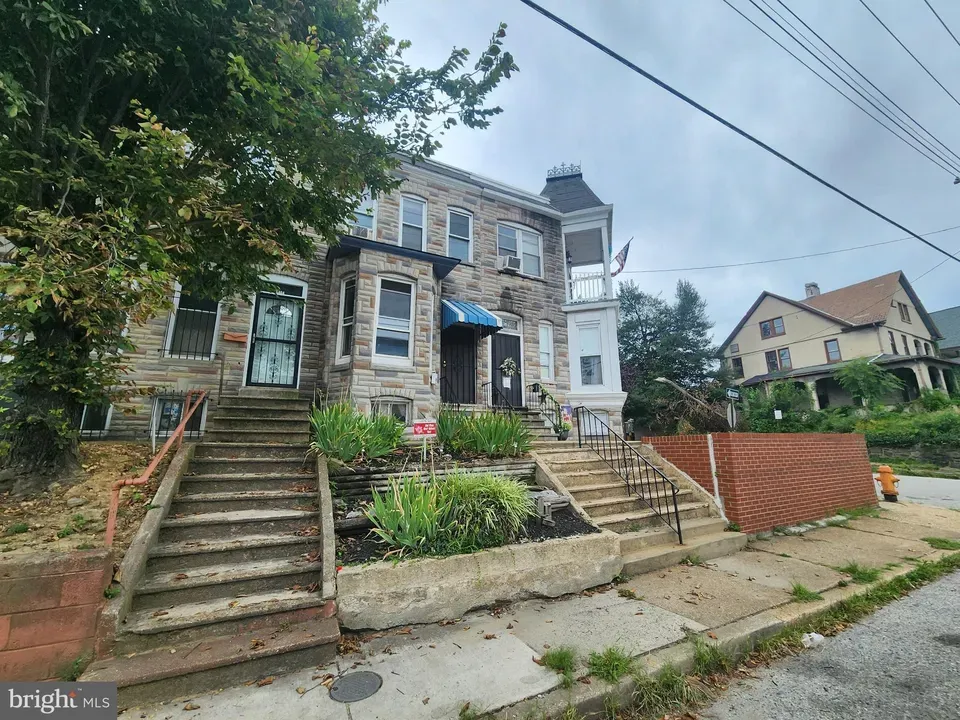 2 Bed 1 Bath Established Multi-Level Townhouse in Baltimore, MD - 2