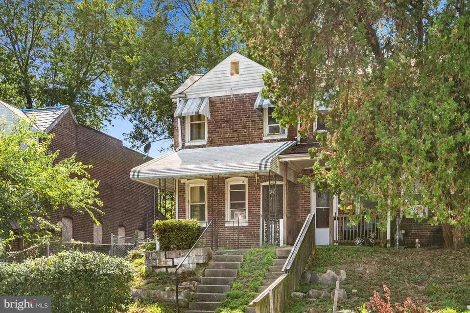2 Bed 1 Bath Established Multi-Level Townhouse in Baltimore, MD - 2