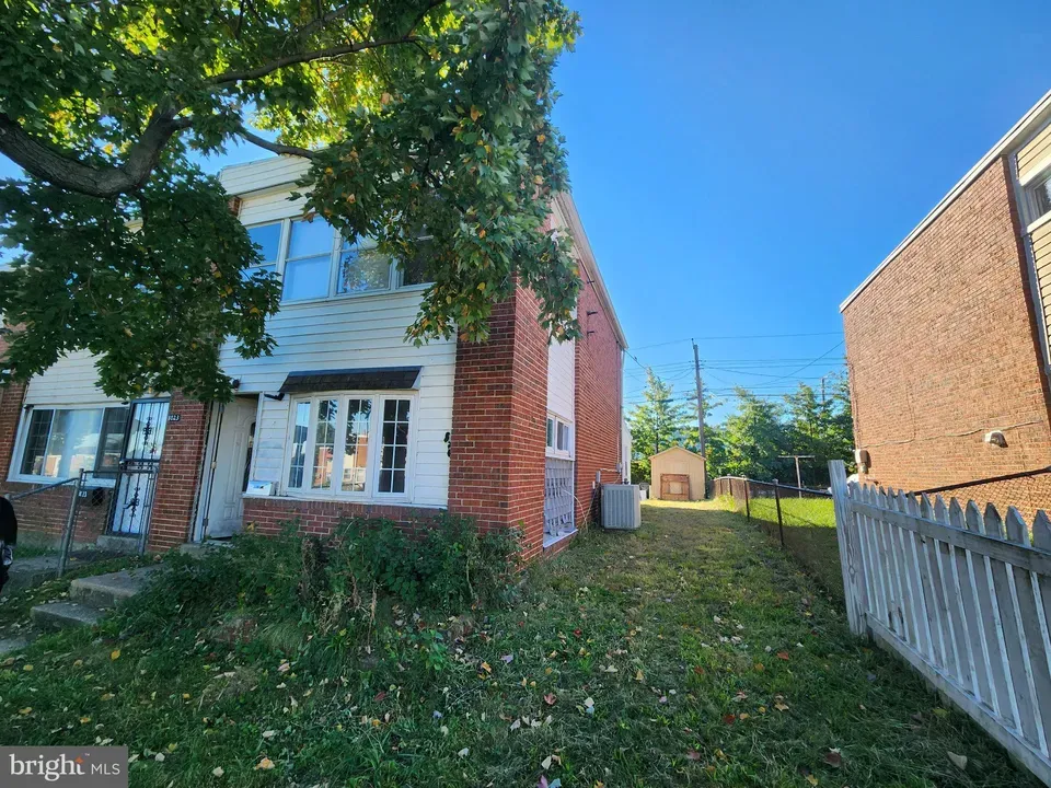 2 Bed 1 Bath Established Multi-Level Townhouse in Baltimore, MD - 2