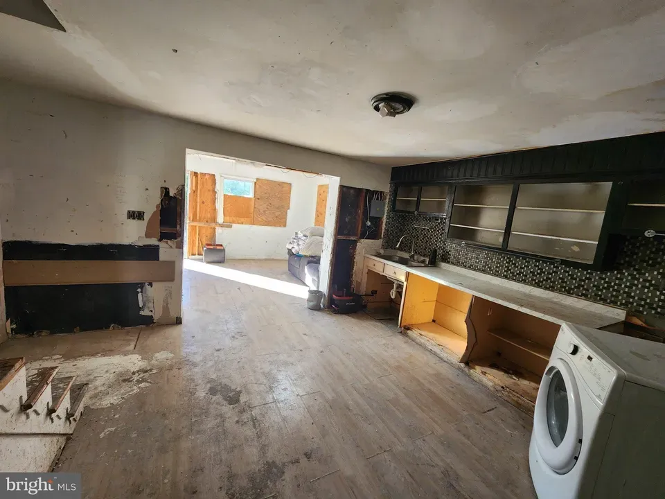 2 Bed 1 Bath Established Multi-Level Townhouse in Baltimore, MD - 4