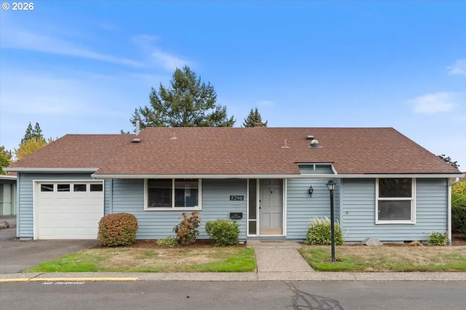2 Bed 1 Bath Established Multi-Level Townhouse in Beaverton, OR